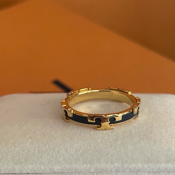 Tory Burch Jewelry - Tory Burch Ring✨